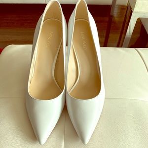 Nine West pumps size 10 1/2. Fits like a size 10.